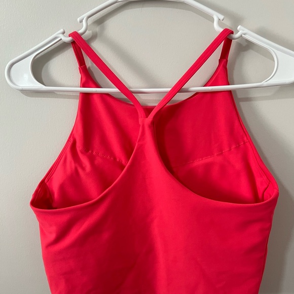 Old Navy Crop Active - Picture 3 of 3